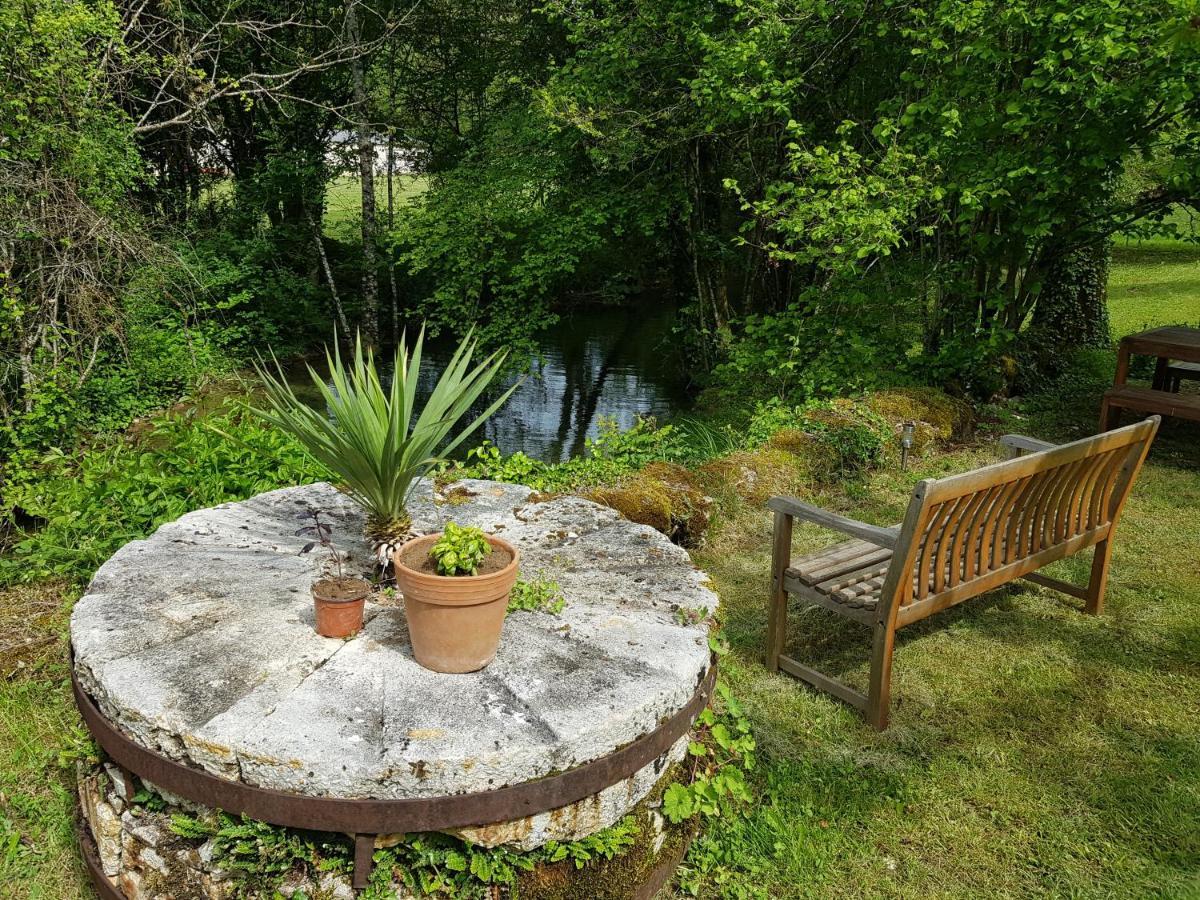 Le Moulin De Jules Et Akasha Bed & Breakfast Labastide-Murat Exterior photo
